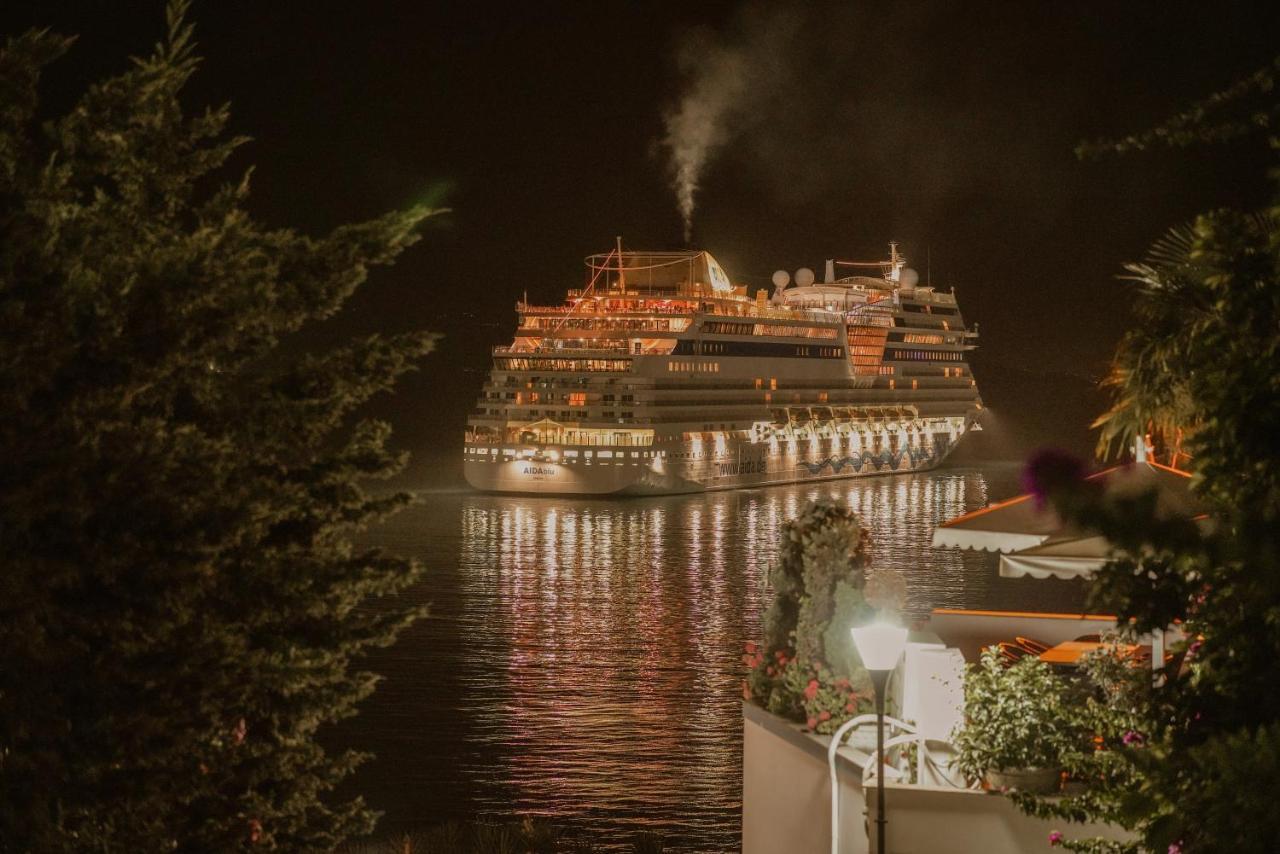 Hotel Serxho Sarandë Exterior foto